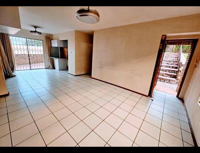 2 BEDROOM TOWNHOUSE FOR SALE IN RIDGEWAY